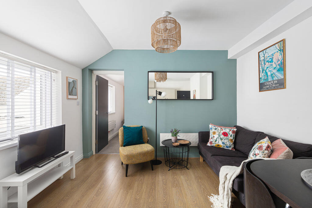 Apartment in Cardiff - View 3
