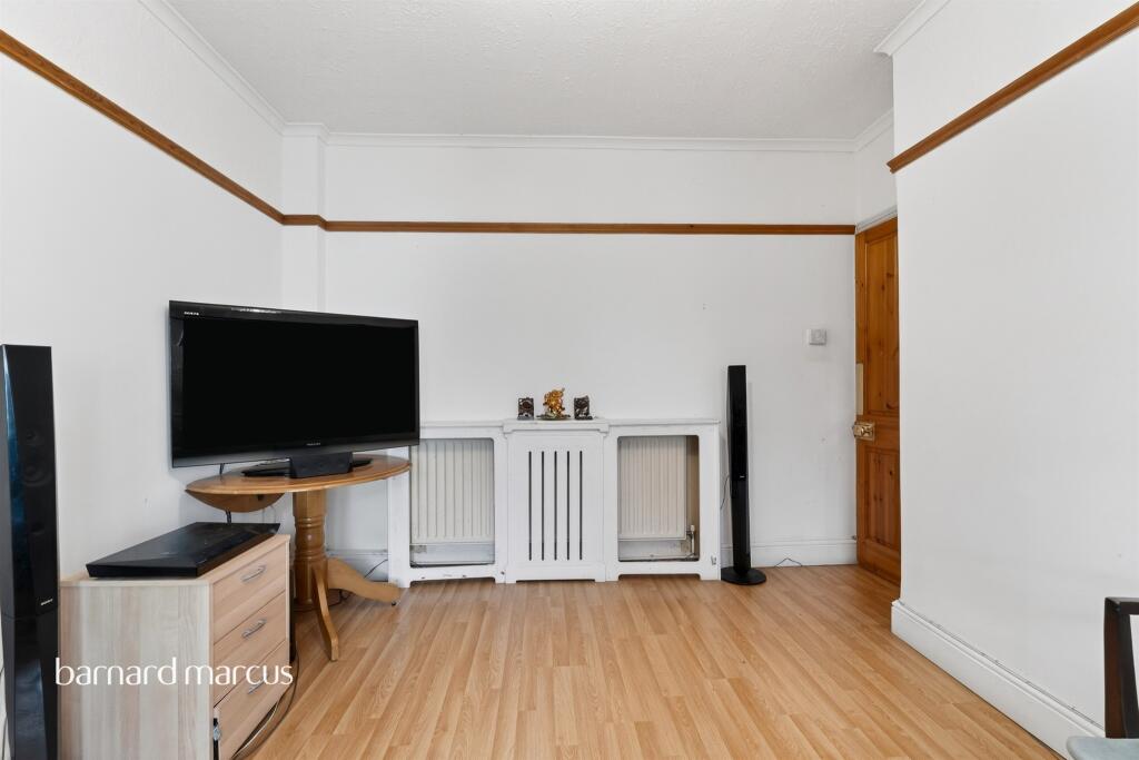 House in London, Mitcham - View 5