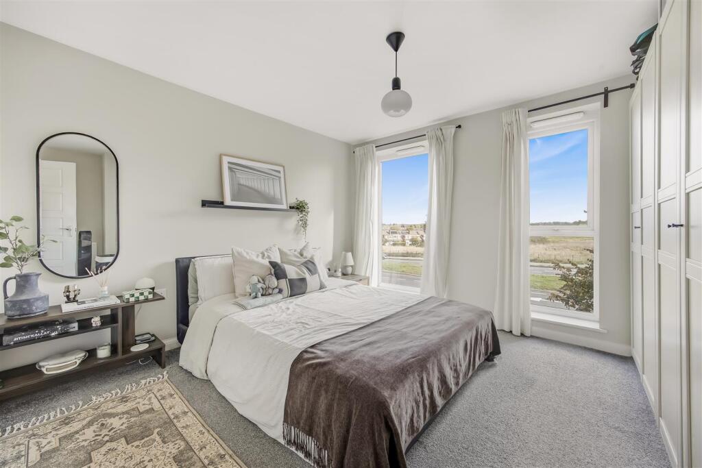 Apartment in Bristol - View 3