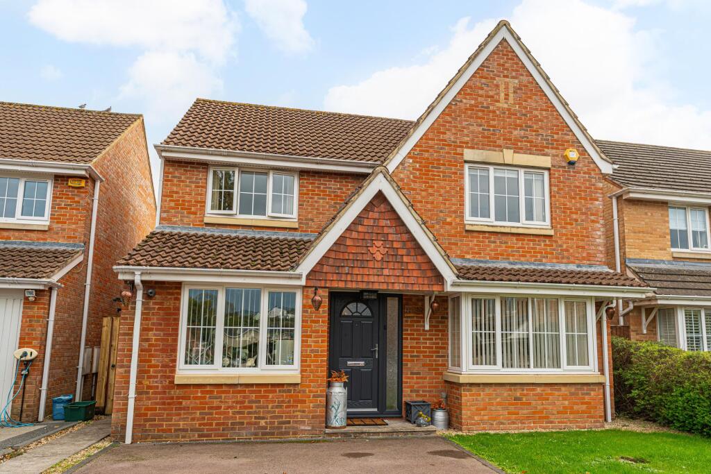 4-bed detached on Buzzard Close, Rogiet, NP26, £385,000