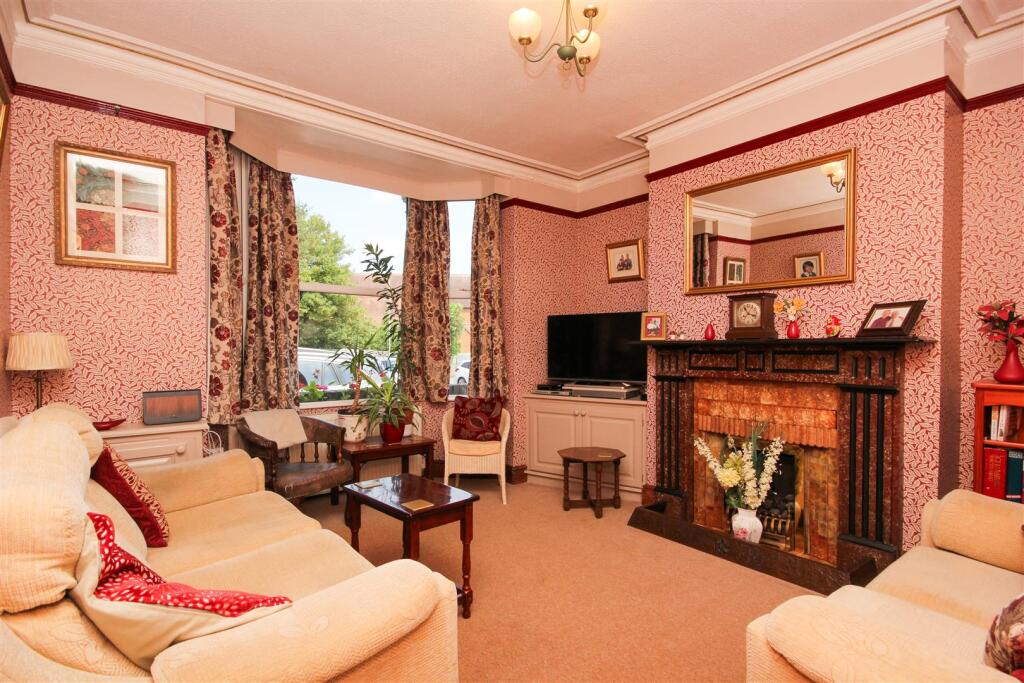 House in Rushden, North Northamptonshire - View 2
