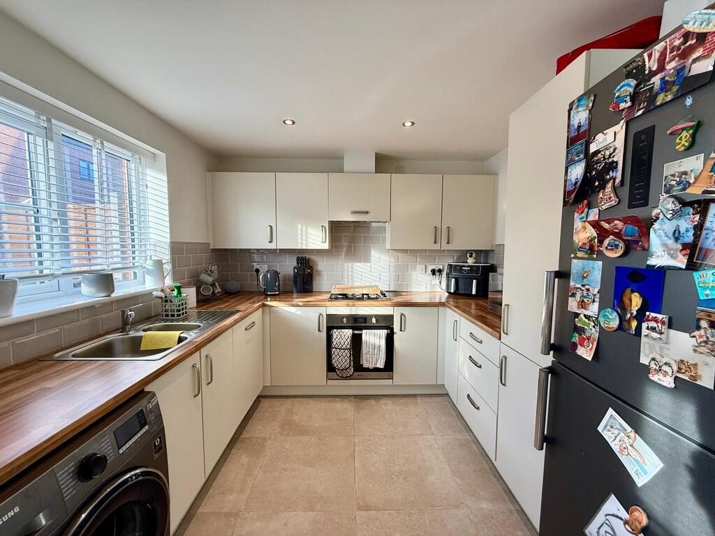 Bilberry Drive, Shirebrook, Mansfield photo 2