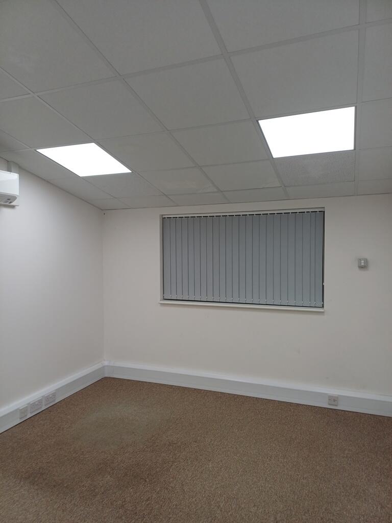 Main image of property: Unit 19, Harmill Industrial Estate, Grovebury Road, Leighton Buzzard, Bedfordshire, LU7