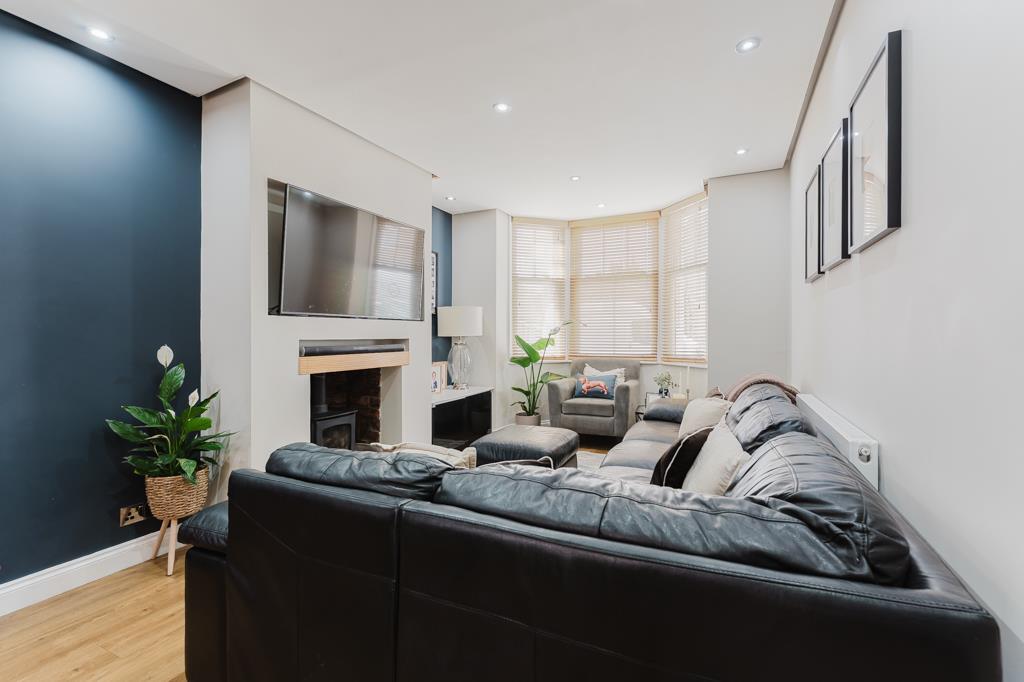 NN16 Avondale Road, Kettering - View 6