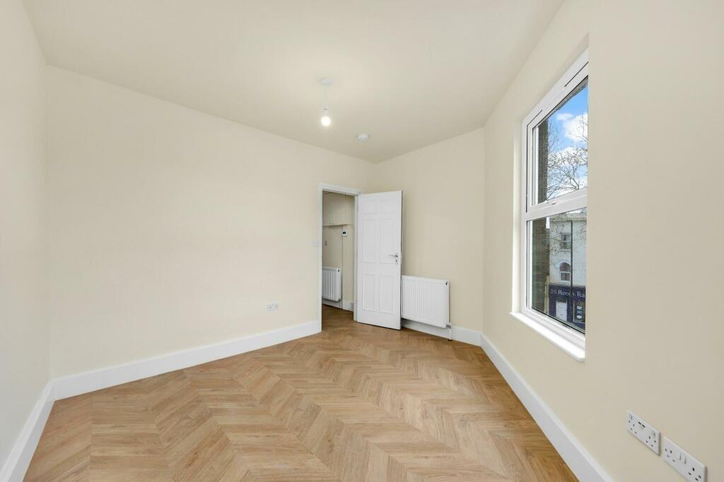 Apartment in London, Canning Town - View 5