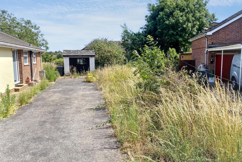 Land Adjacent 1a Sutton Road
Waterlooville, Hampshire, PO8 8PU - View 3