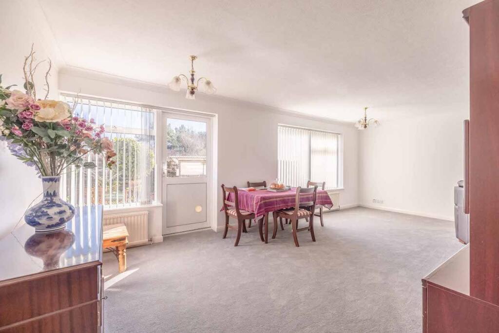 House in Slough, Stoke Poges - View 5