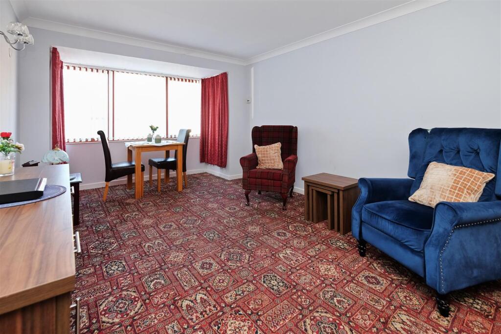 Apartment in Herne Bay, Hunter's Forstal, Mickleburgh Hill - View 4