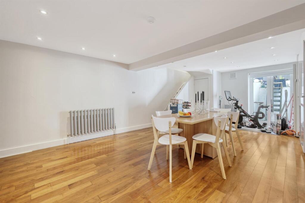House in London - View 6