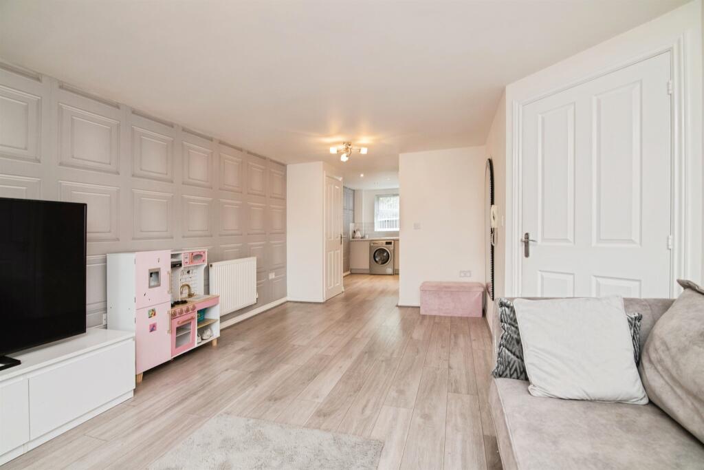 Apartment in Dudley, West Midlands - View 4