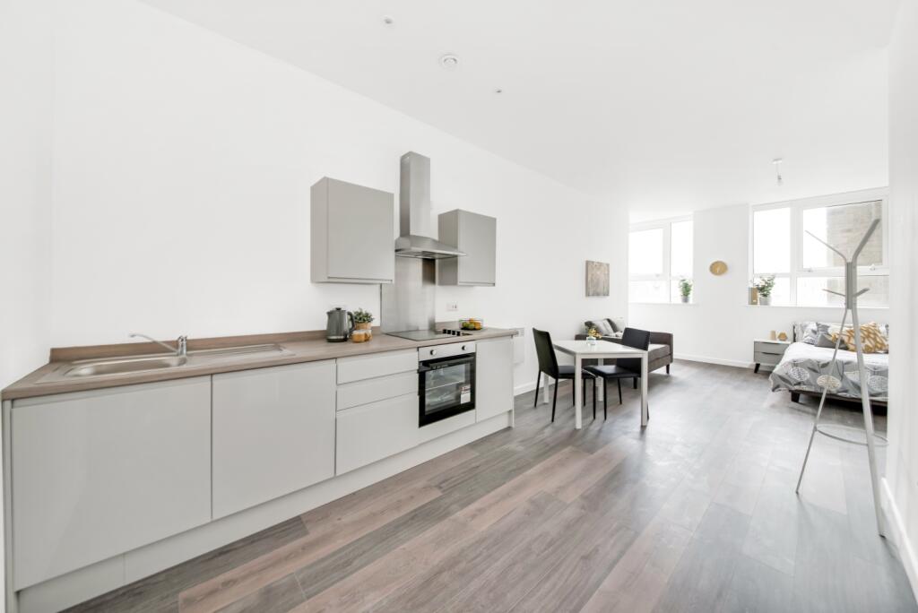 Additional image 3 of Studio, Card House, Bingley Road, Bradford, BD9