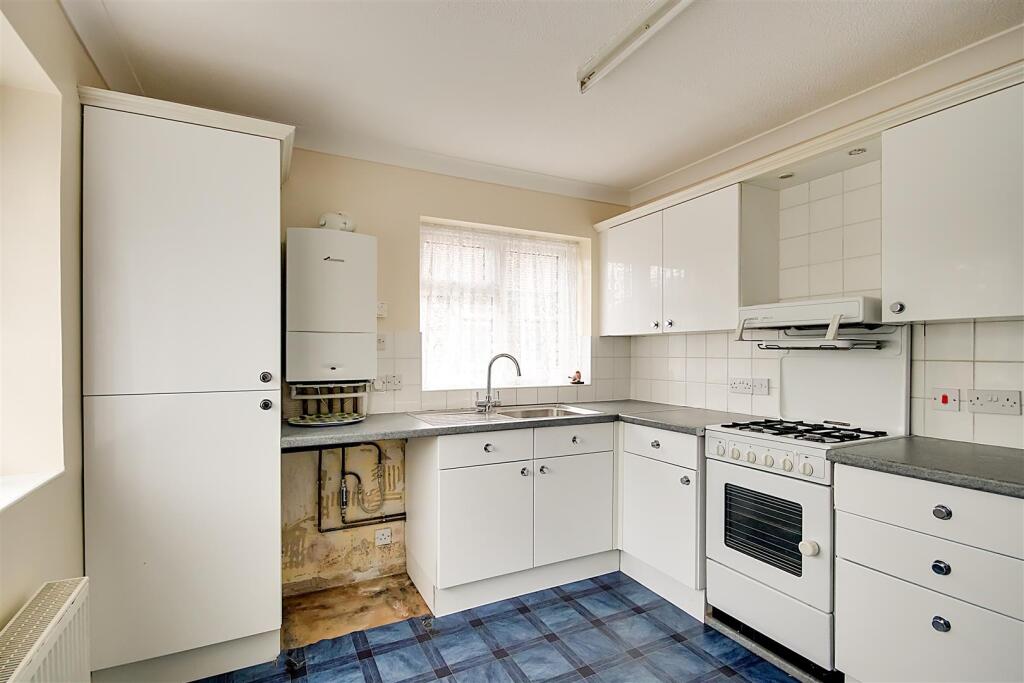 Apartment in Worthing, Broadwater - More