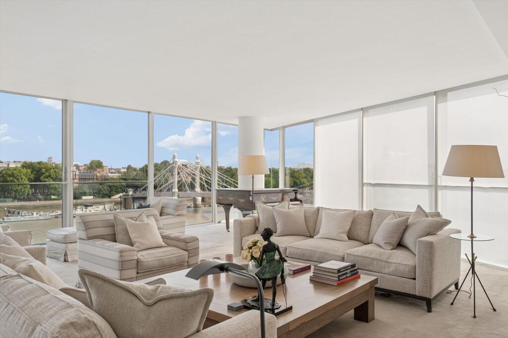 Apartment in London - More