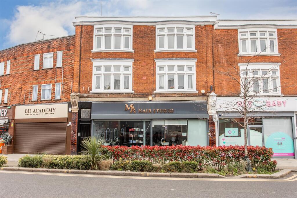 Main image of property: Green Lanes, Winchmore Hill, N21