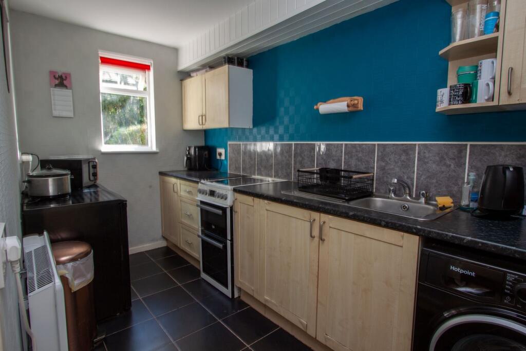 Osprey Park, Thornbury, BS35 photo 5