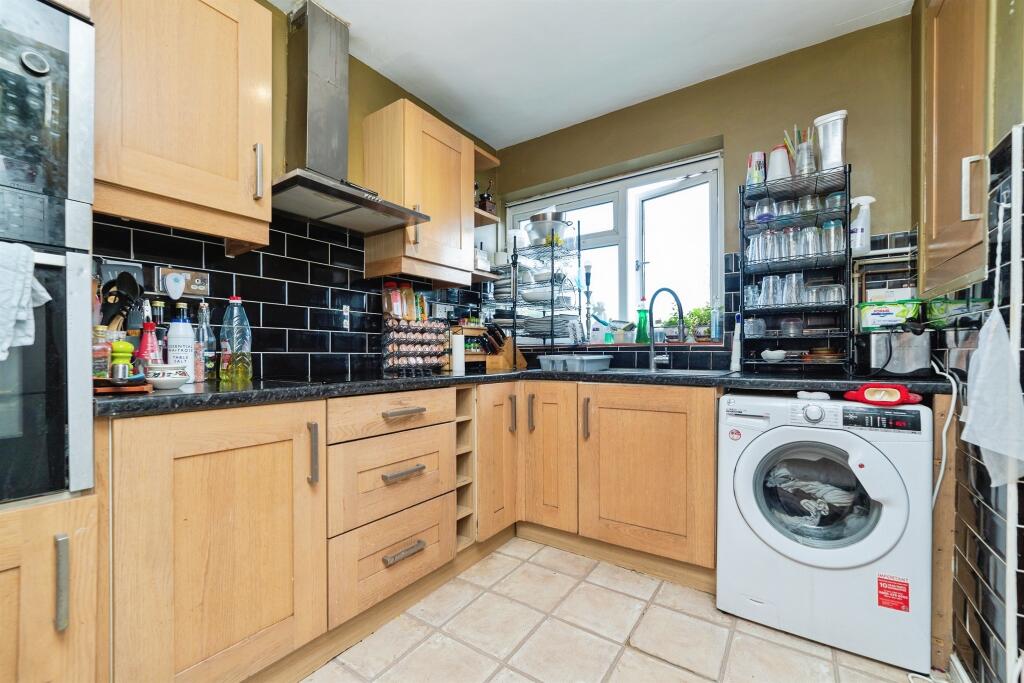 Apartment in East Hertfordshire, Hertford - More