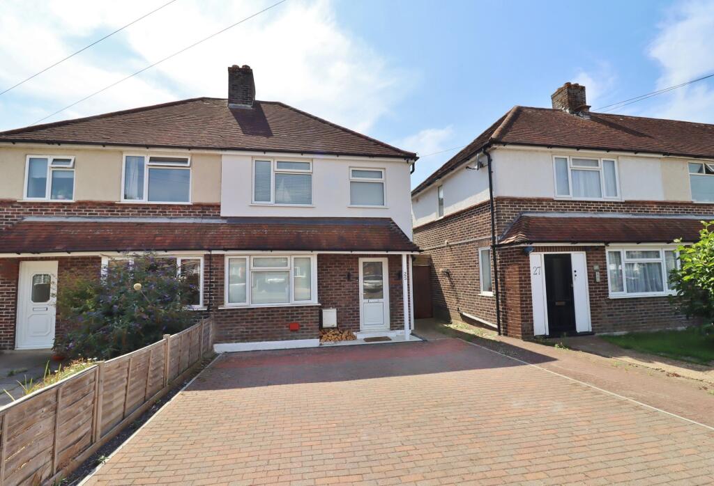 Main image of property: Cliffe Avenue, Hamble, SO31