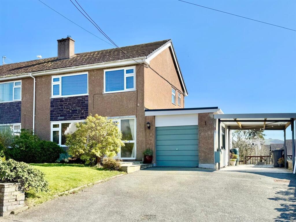 Main image of property: Town Hill, Llanrwst