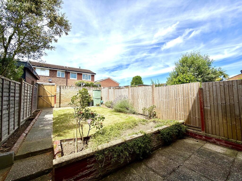 House in London, Royal Borough of Kingston upon Thames - View 5