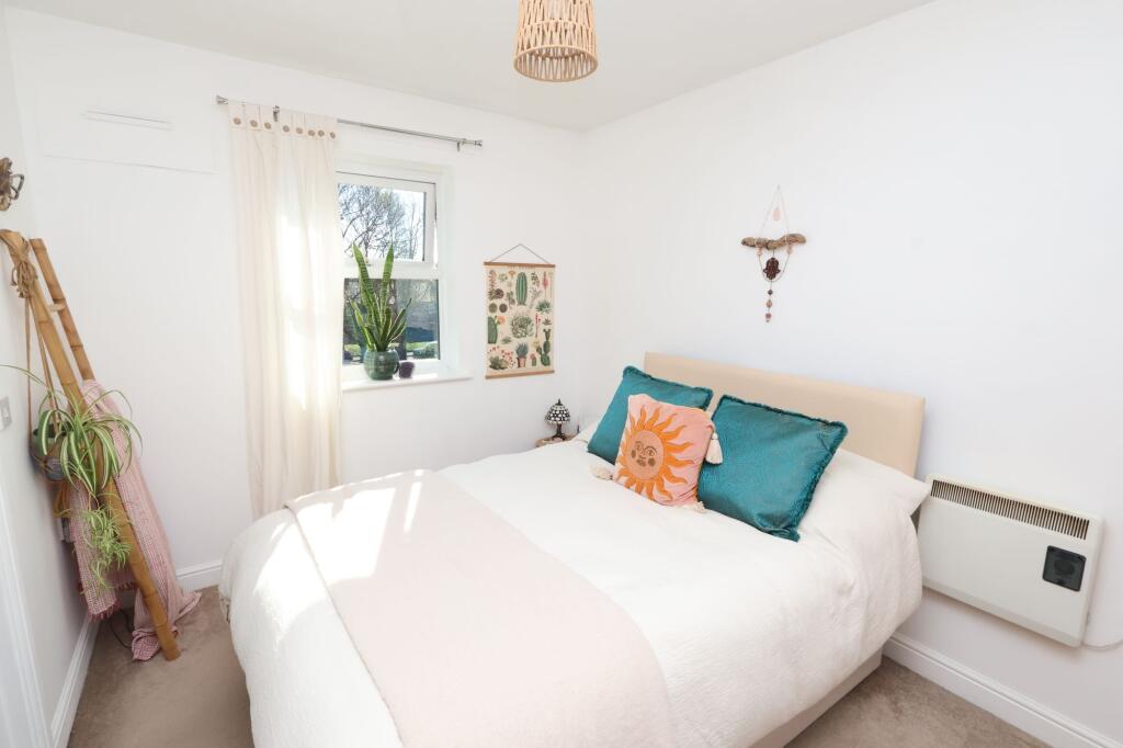 Apartment in Trafford, Greater Manchester - View 5