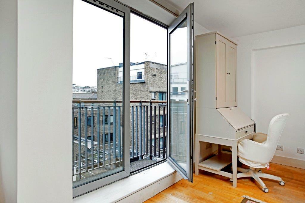 Apartment in London - More