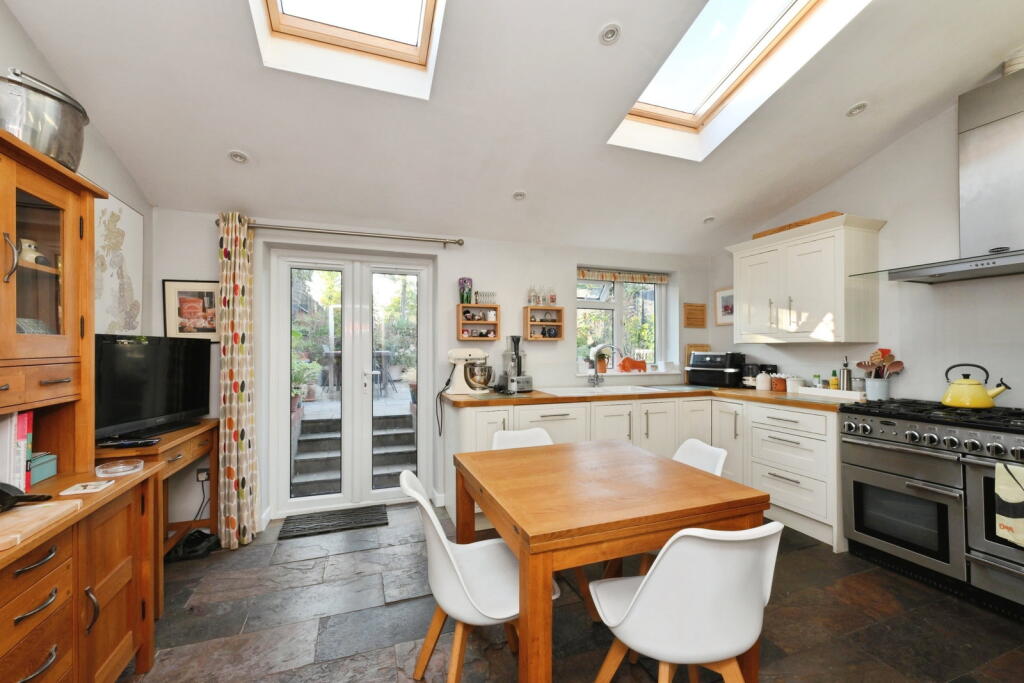 Main image of property: Brittains Rise, Lower Stondon, Henlow, SG16 6JT