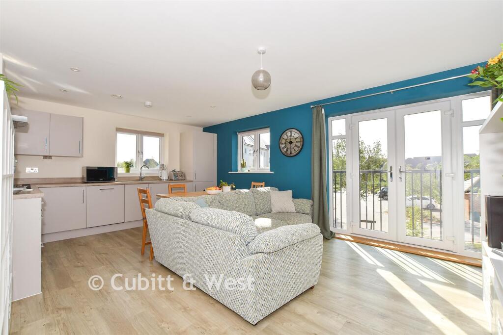 Apartment in Horsham, Colgate - View 4
