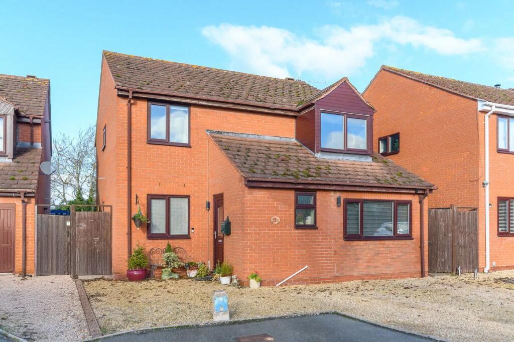 Main image of property: Cherry Close, Offenham WR11 8SQ