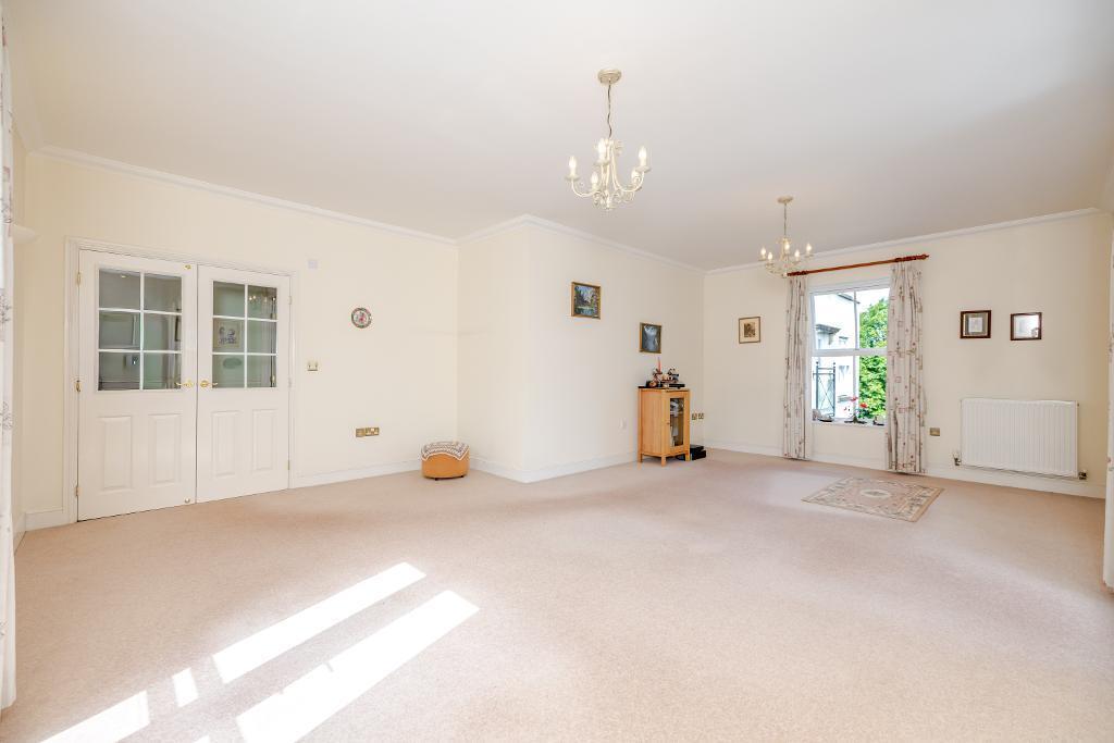 Apartment in Croydon - More