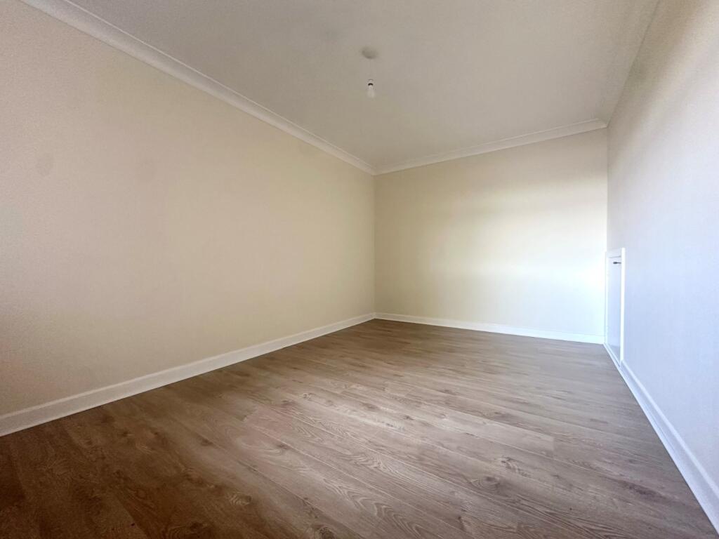 Apartment in Southampton - View 4