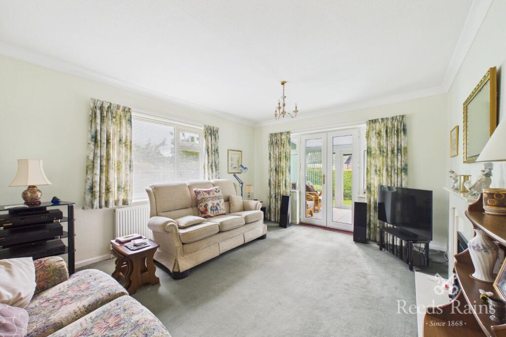 Ashbourne Drive, High Lane, Stockport, Cheshire, SK6 photo 2