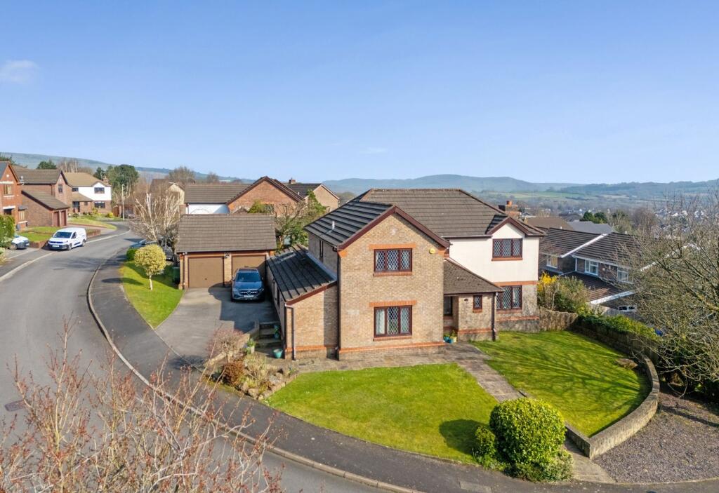 Main image of property: Bryn Rhedyn, Tonteg, CF38
