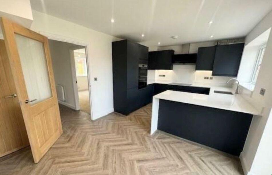 House in Irthlingborough, Crow Hill - View 4