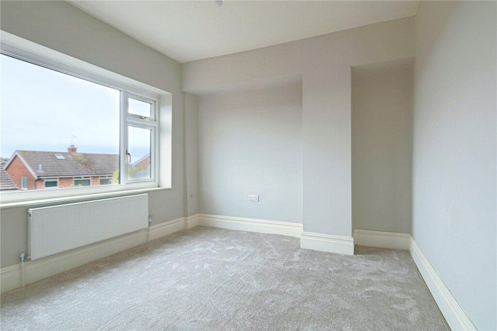 House in Tameside, Greater Manchester - More