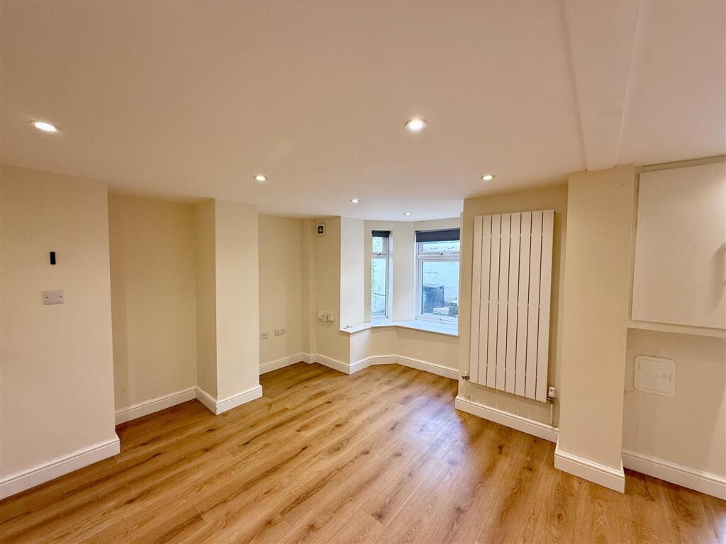 Main image of property: Western Road, Grandpont, Oxford