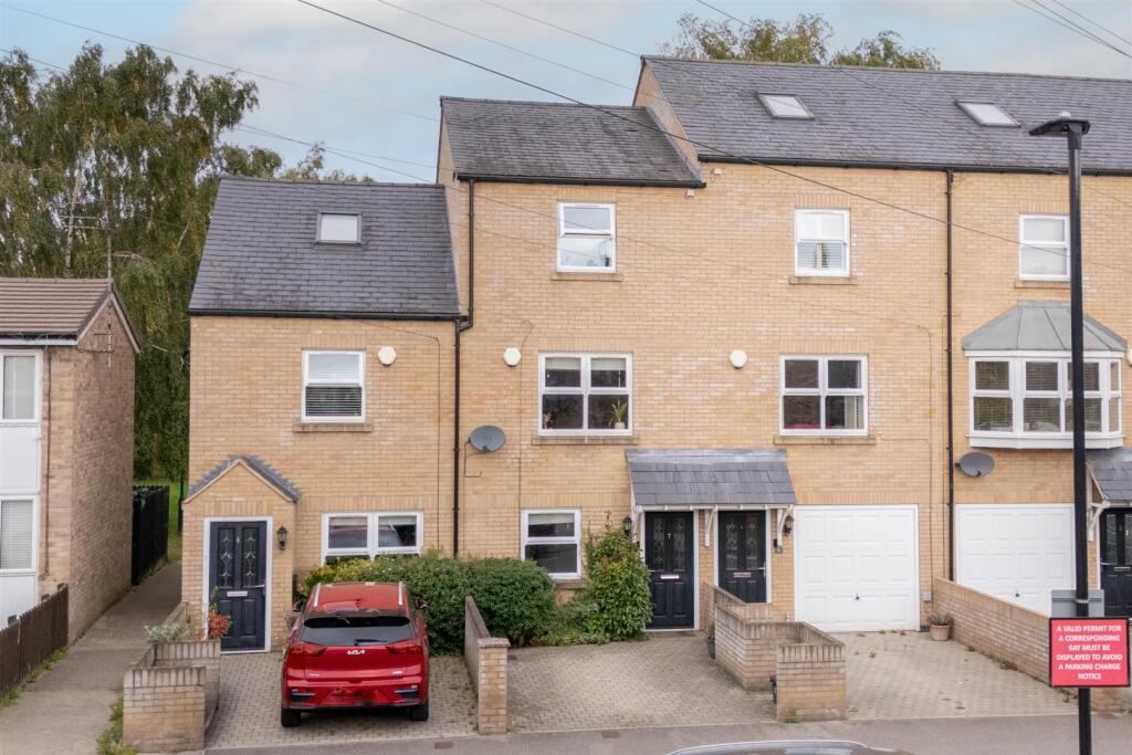 3-bed house on Promenade Row, Off Bishopthorpe Road, York, £370,000