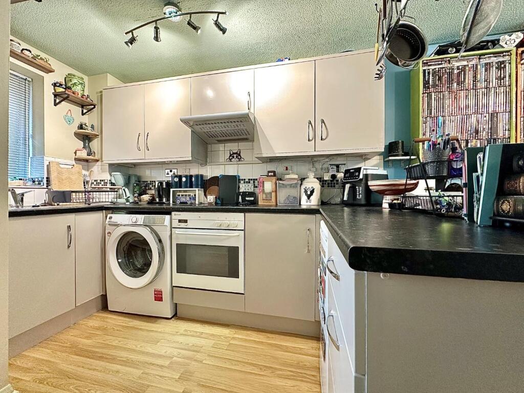 Lindisfarne Way, East Hunsbury, Northampton NN4 photo 4