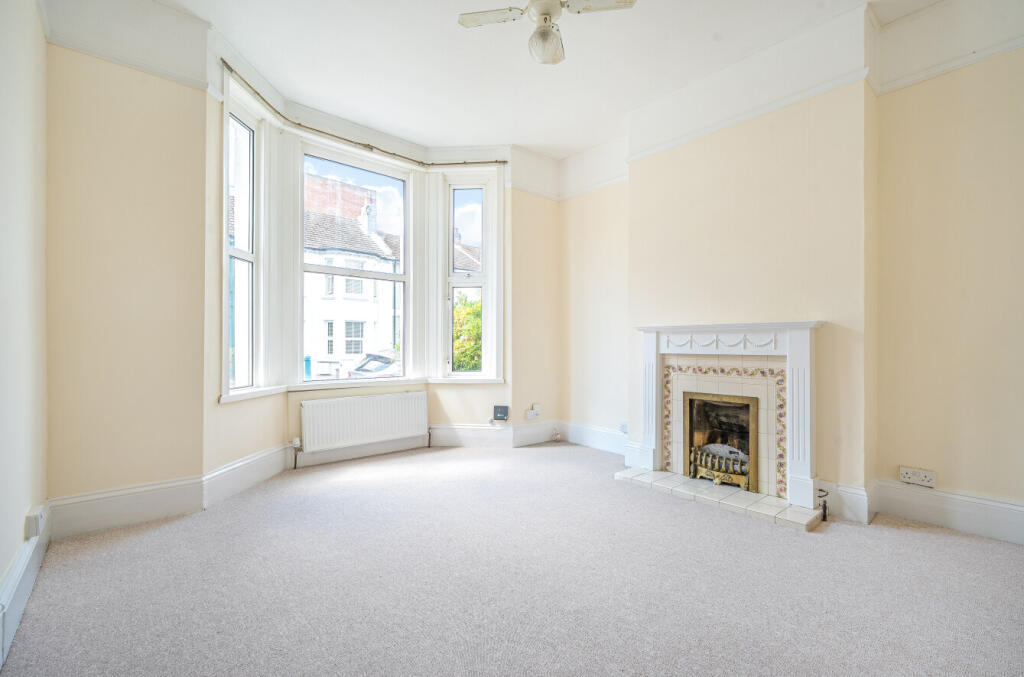 Apartment in Worthing, West Worthing - View 2