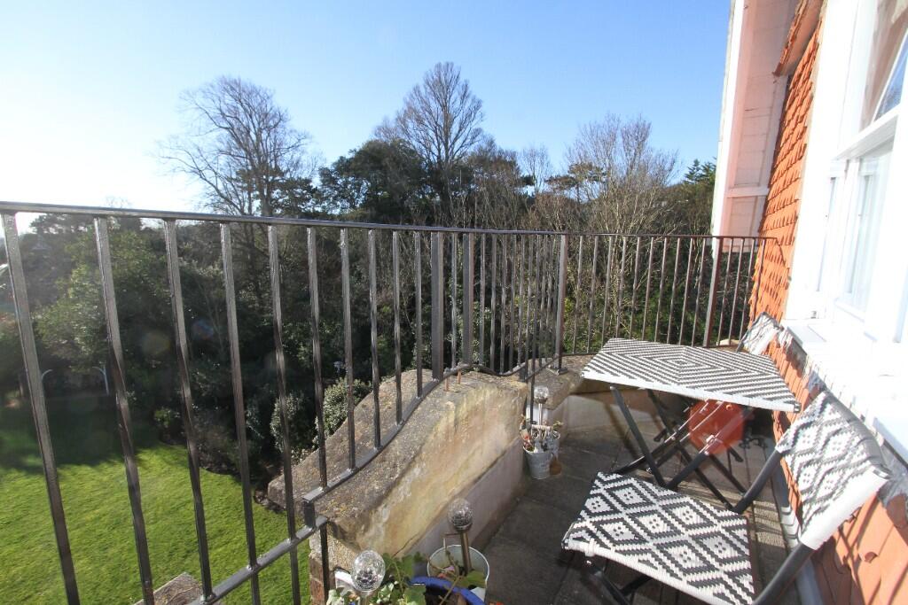 Apartment in Eastbourne, East Sussex - View 4