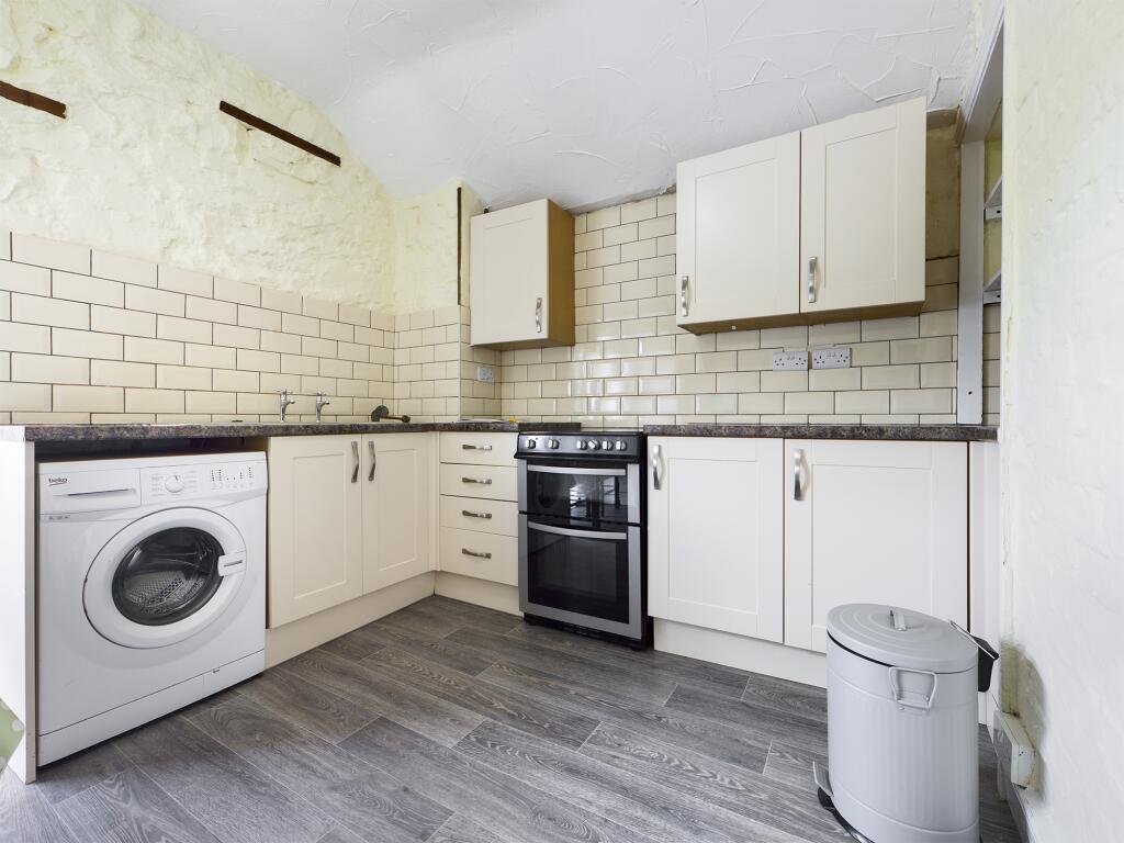 Apartment in Mumbles, Oystermouth - More