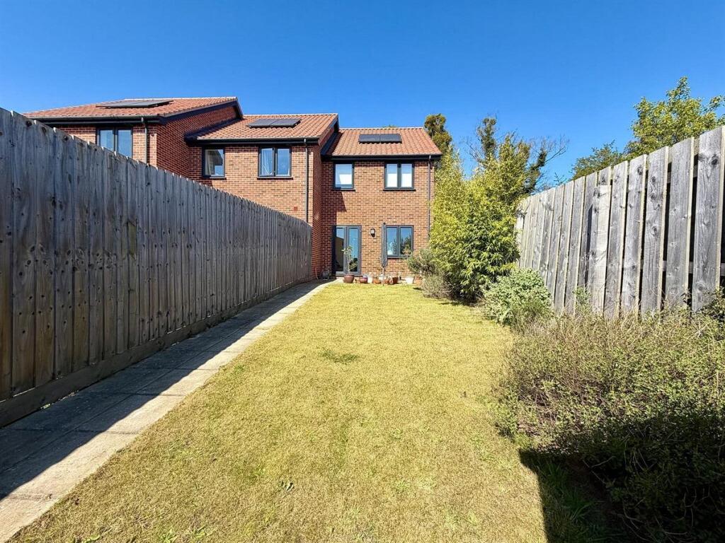 Nursery Lane, Ufford, Woodbridge photo 4