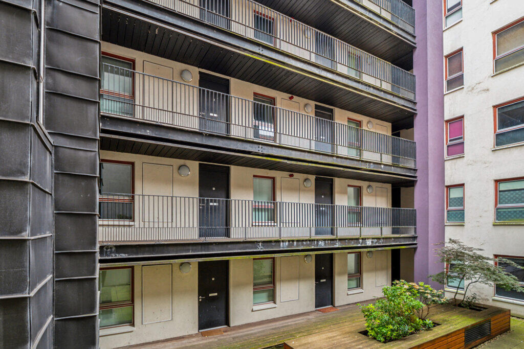 Mitchell St, Glasgow - G1 photo 4