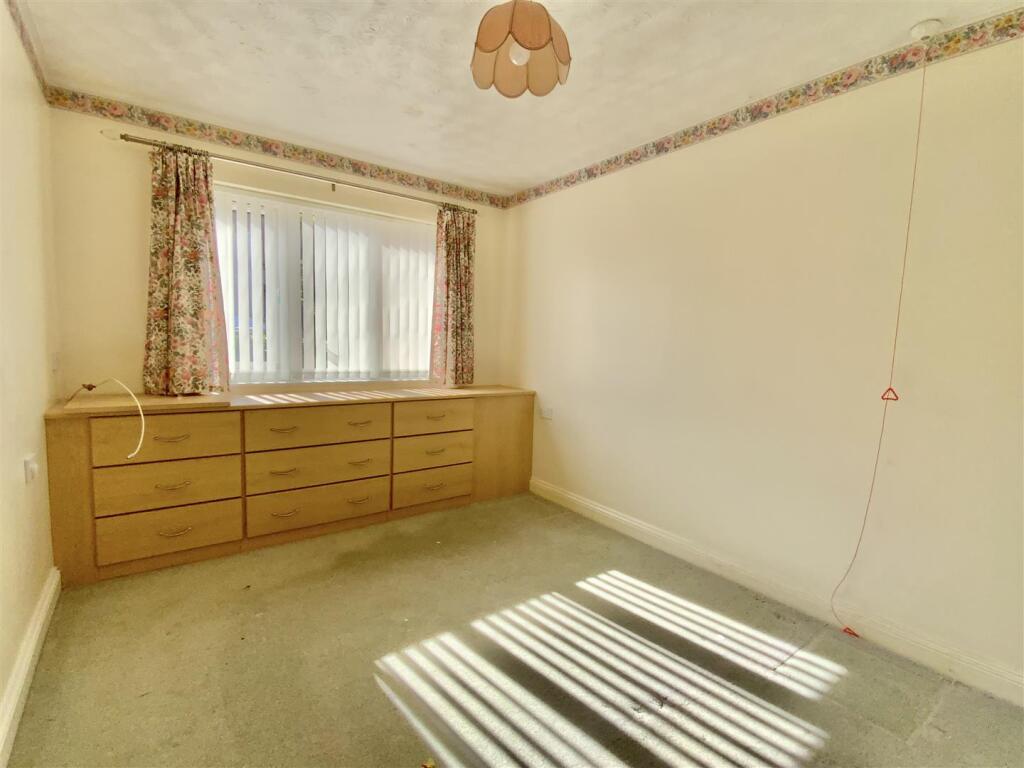 Apartment in Milton Keynes - View 5