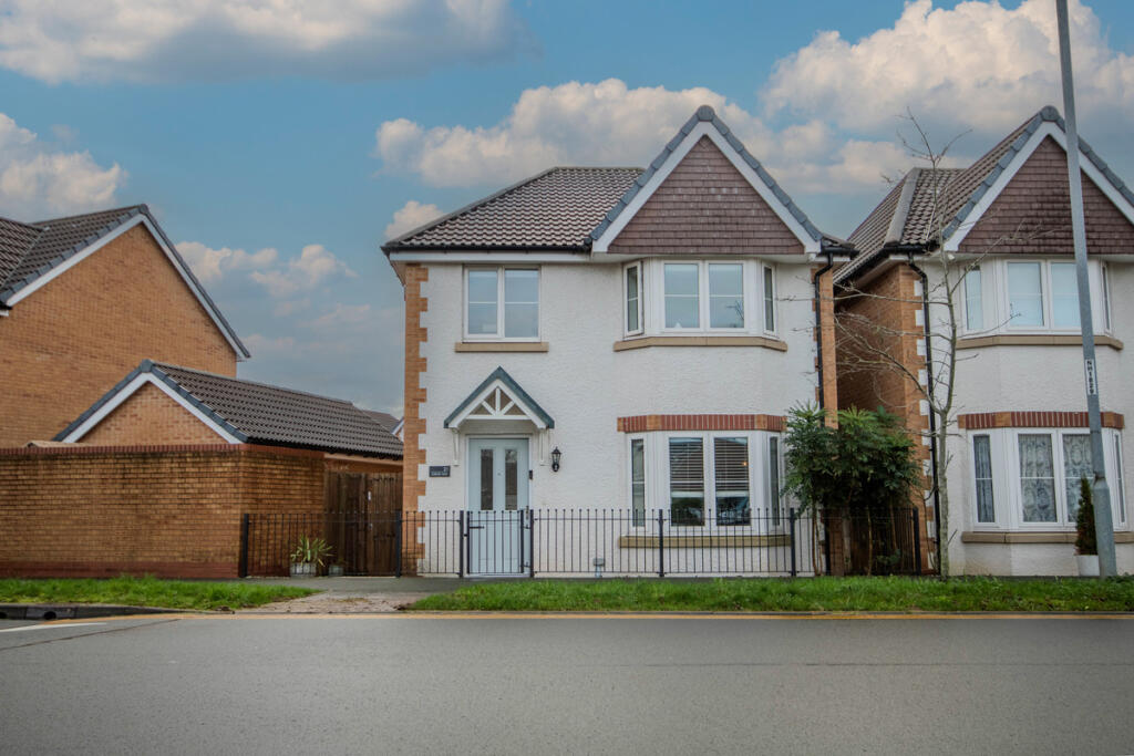 4-bed detached on Jubilee Way, Newport, NP10, £400,000