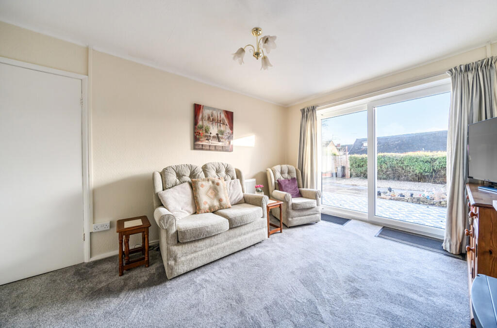 Waverley Road, Coleview, Swindon, SN3 photo 3