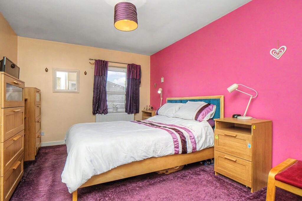 House in Kirkliston - More