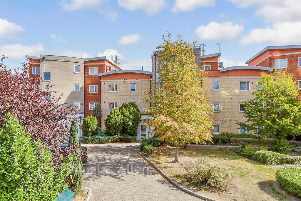 Main image of property: Victoria Road, Romford, Essex