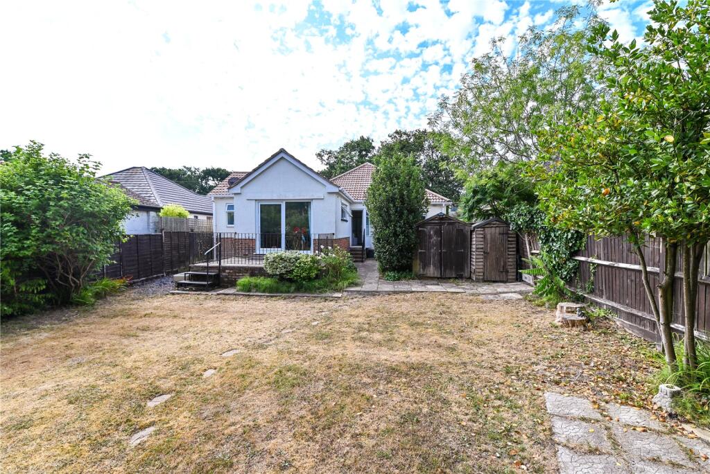 Main image of property: Manor Road, New Milton, Hampshire, BH25