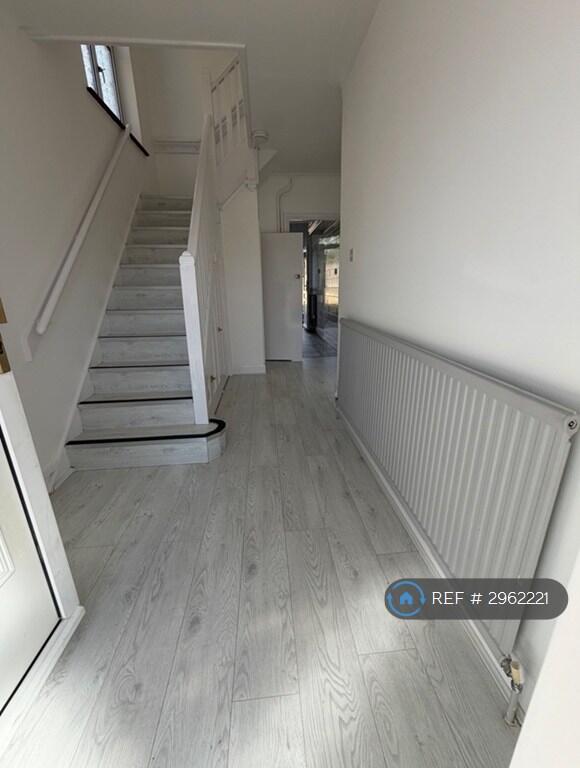 Main image of property: Willow Walk, London, N21