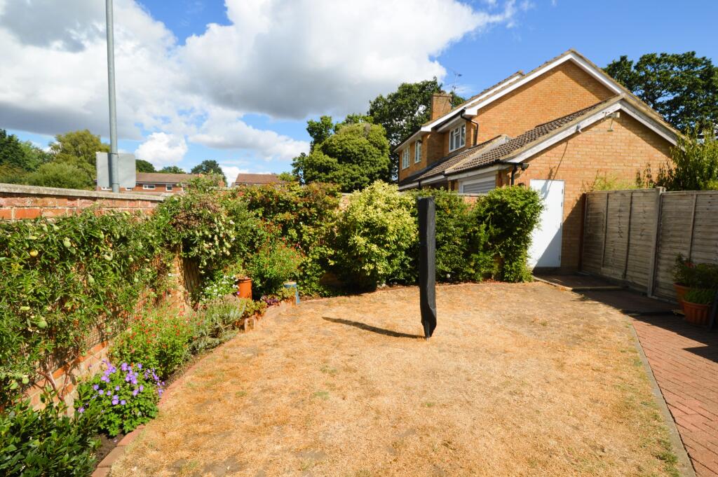 House in Sandhurst, College Town - View 2